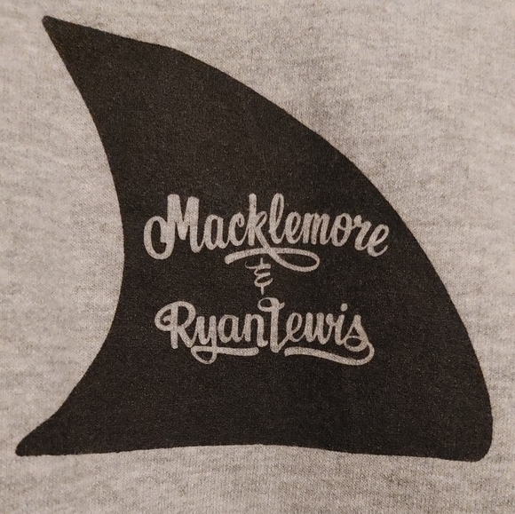 Macklemore & Ryan Lewis Shark Face Gang sweater sweatshirt Large Like New - Picture 5 of 5